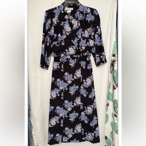 John richard of California blue floral pleated buttons pockets dress Size 9/10.